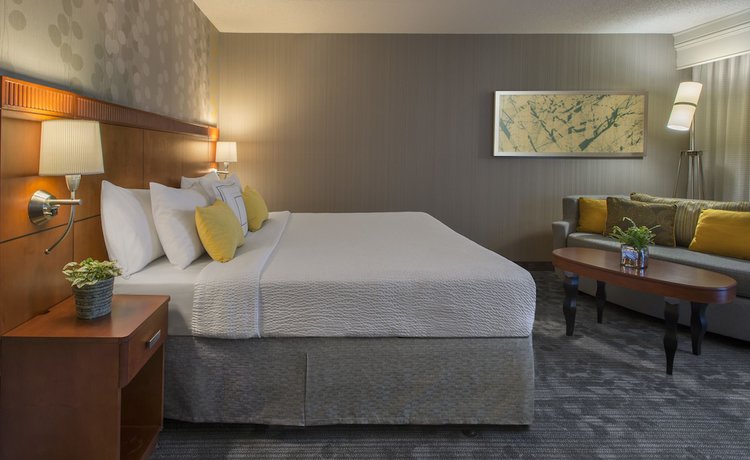 Imagen de la habitación del Hotel Courtyard Detroit Southfield. Foto 6