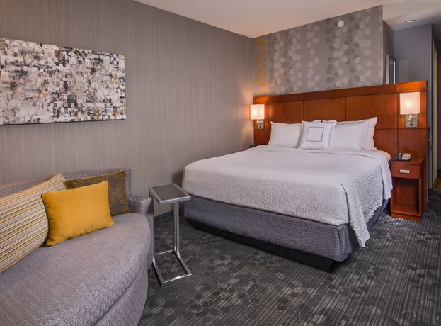 Imagen de la habitación del Hotel Courtyard Detroit Southfield. Foto 7