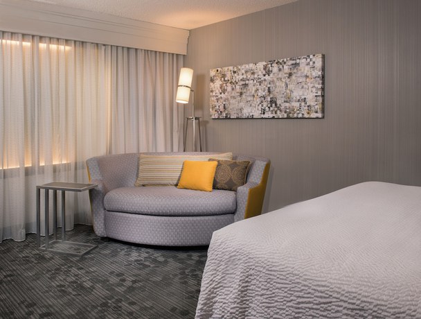 Imagen de la habitación del Hotel Courtyard Detroit Southfield. Foto 9