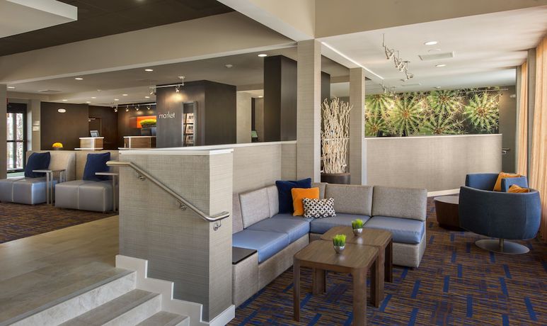 Imagen de los interiores del Hotel Courtyard Detroit Southfield. Foto 14