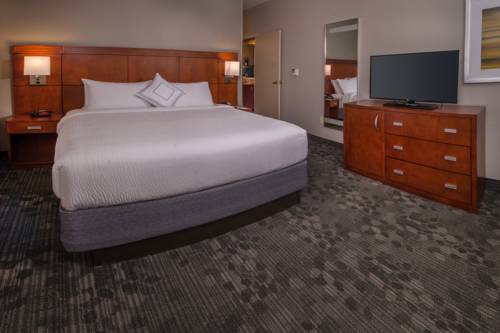 Imagen de la habitación del Hotel Courtyard Dulles Town Center. Foto 3