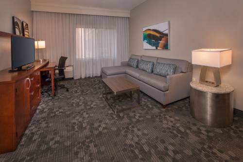 Imagen de la habitación del Hotel Courtyard Dulles Town Center. Foto 5