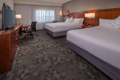 Imagen de la habitación del Hotel Courtyard Dulles Town Center. Foto 6