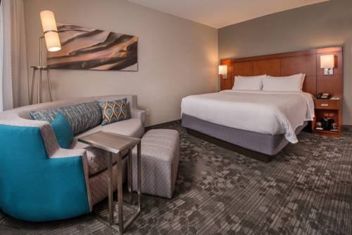 Imagen de la habitación del Hotel Courtyard Dulles Town Center. Foto 8