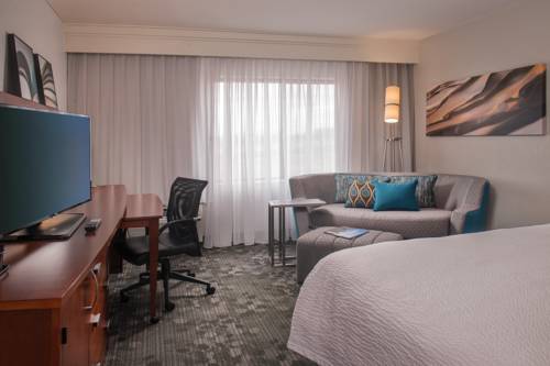 Imagen de la habitación del Hotel Courtyard Dulles Town Center. Foto 10
