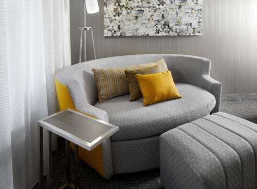 Imagen de la habitación del Hotel Courtyard Edison Woodbridge. Foto 3