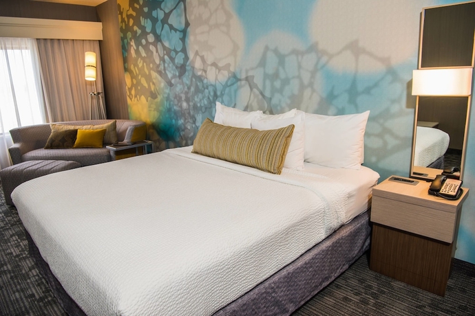 Imagen de la habitación del Hotel Courtyard Erie Ambassador Conference Center. Foto 10