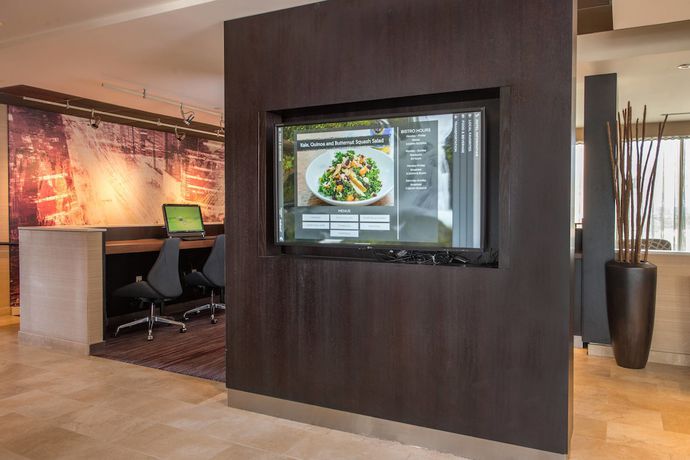 Imagen de los interiores del Hotel Courtyard Fairfax Fair Oaks. Foto 20