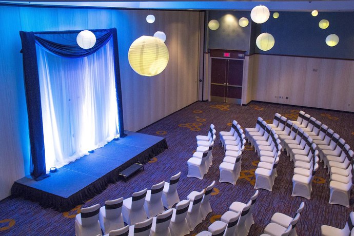 Imagen de los interiores del Hotel Courtyard Fargo Moorhead, MN. Foto 13
