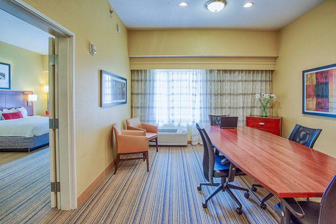 Imagen de la habitación del Hotel Courtyard Fargo Moorhead, MN. Foto 12