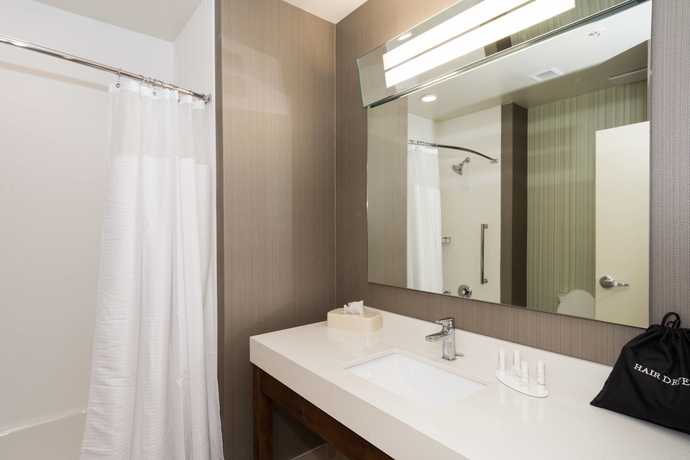 Imagen de la habitación del Hotel Courtyard Fayetteville Fort Bragg/Spring Lake. Foto 12