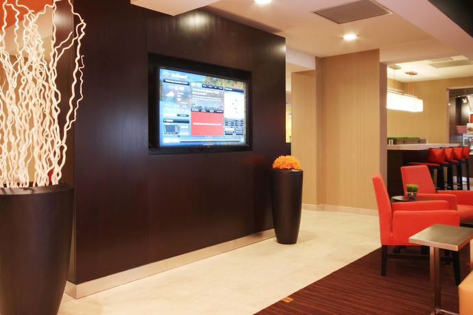 Imagen de los interiores del Hotel Courtyard Flint By Marriott. Foto 10