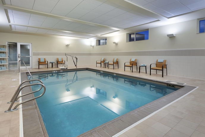Imagen de la piscina del Hotel Courtyard Fort Wayne Downtown Grand Wayne Convention Center. Foto 19