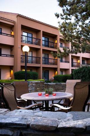 Imagen general del Hotel Courtyard Fremont Silicon Valley. Foto 4