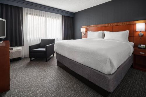 Imagen de la habitación del Hotel Courtyard Fremont Silicon Valley. Foto 17