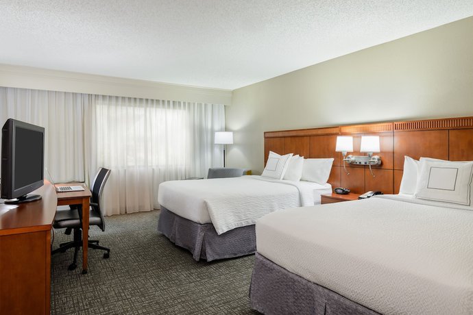 Imagen de la habitación del Hotel Courtyard Gainesville. Foto 8