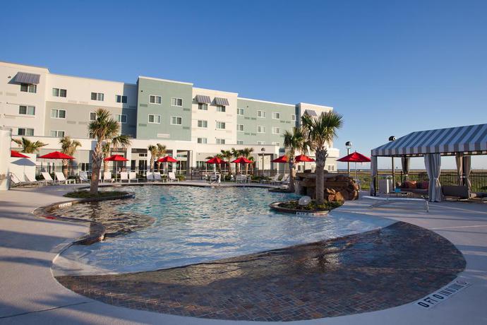 Imagen de la piscina del Hotel Courtyard Galveston Island. Foto 9