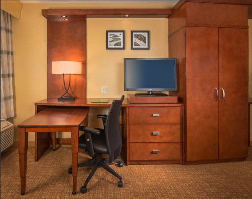 Imagen de la habitación del Hotel Courtyard Glassboro Rowan University. Foto 6