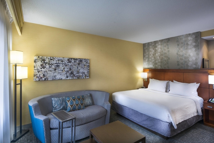 Imagen de la habitación del Hotel Courtyard Greensboro Airport. Foto 7