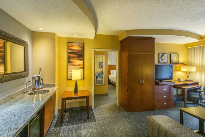 Imagen de la habitación del Hotel Courtyard Greensboro Airport. Foto 12