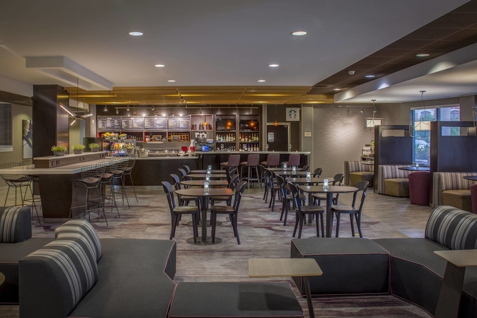 Imagen del bar/restaurante del Hotel Courtyard Greensboro Airport. Foto 2