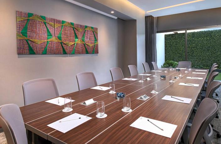 Imagen de los interiores del Hotel Courtyard Guatemala City. Foto 13