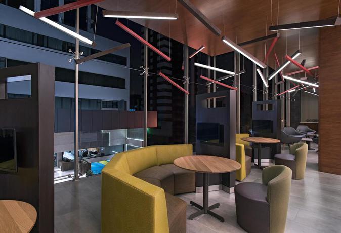 Imagen del bar/restaurante del Hotel Courtyard Guatemala City. Foto 4