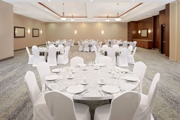 Imagen de los interiores del Hotel Courtyard Houma. Foto 16