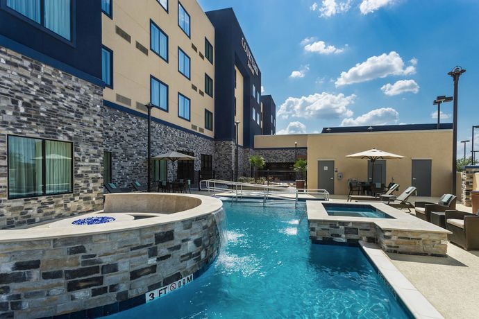Imagen de la piscina del Hotel Courtyard Houston Katy Mills. Foto 7