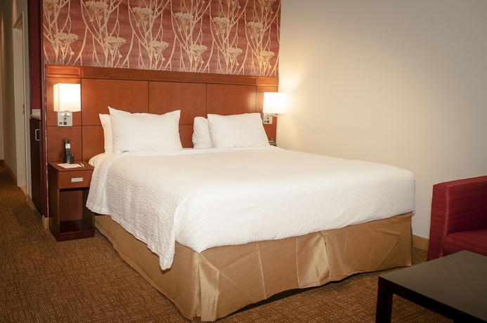 Imagen de la habitación del Hotel Courtyard Houston Kingwood. Foto 11