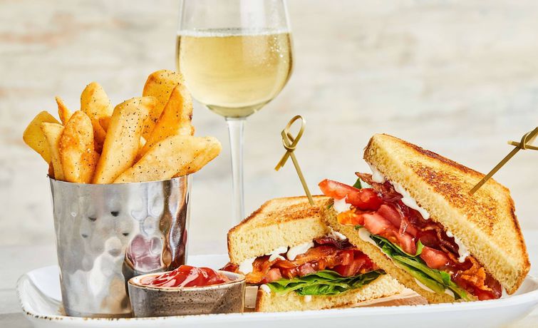 Imagen del bar/restaurante del Hotel Courtyard Houston The Woodlands. Foto 6