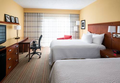 Imagen de la habitación del Hotel Courtyard Indianapolis Airport. Foto 3