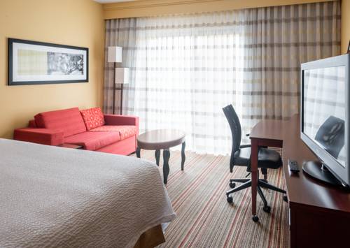 Imagen de la habitación del Hotel Courtyard Indianapolis Airport. Foto 4