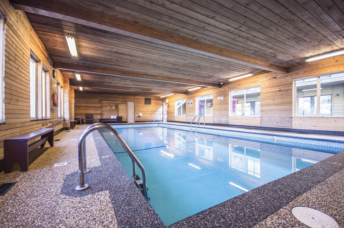 Imagen de la piscina del Hotel Courtyard Inn Vernon. Foto 14