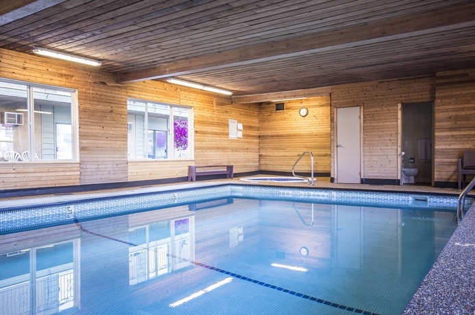 Imagen de la piscina del Hotel Courtyard Inn Vernon. Foto 15