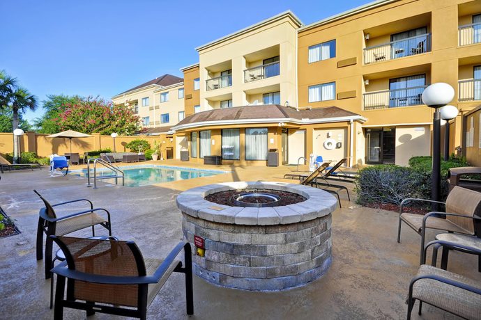 Imagen de la piscina del Hotel Courtyard Jacksonville Airport Northeast. Foto 20