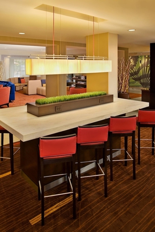 Imagen de los interiores del Hotel Courtyard Jacksonville Butler Boulevard. Foto 17