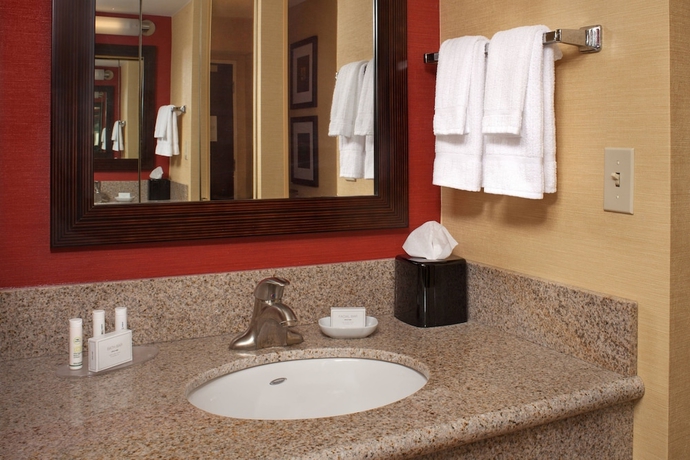 Imagen de la habitación del Hotel Courtyard Jacksonville Butler Boulevard. Foto 13