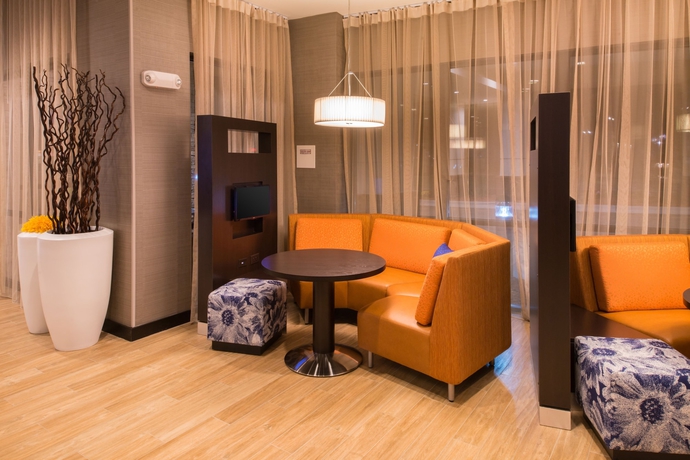 Imagen del bar/restaurante del Hotel Courtyard Jacksonville. Foto 5