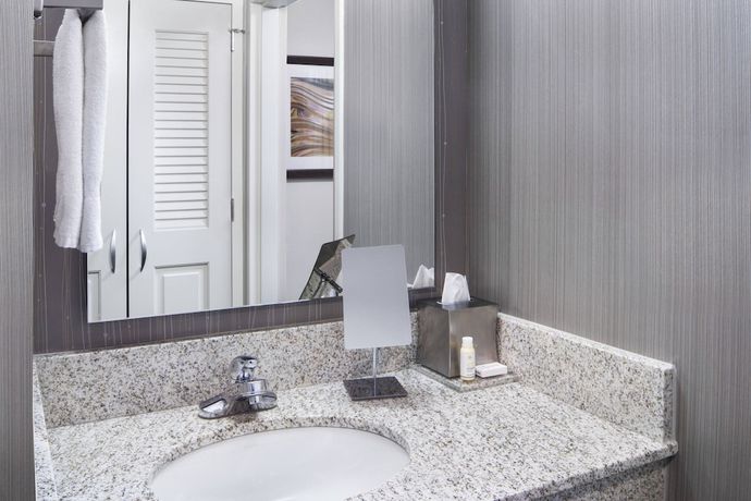 Imagen de la habitación del Hotel Courtyard Jersey City Newport. Foto 14