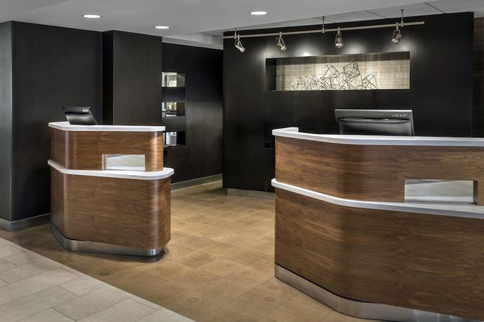 Imagen de los interiores del Hotel Courtyard Jersey City Newport. Foto 15