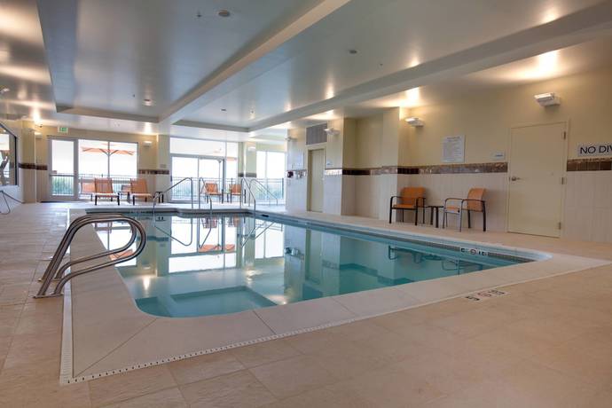 Imagen de la piscina del Hotel Courtyard Kansas City At Briarcliff. Foto 8