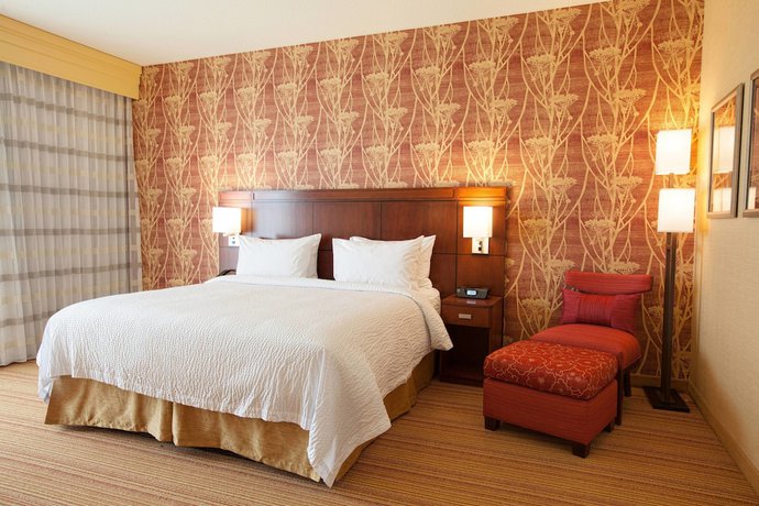 Imagen de la habitación del Hotel Courtyard Kansas City At Briarcliff. Foto 3