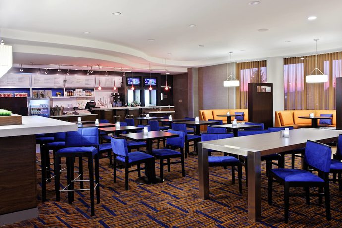 Imagen de los interiores del Hotel Courtyard Knoxville Airport Alcoa. Foto 13