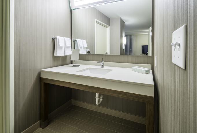 Imagen de la habitación del Hotel Courtyard Largo Medical Center Drive. Foto 13