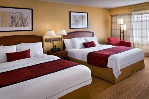 Imagen de la habitación del Hotel Courtyard Lebanon. Foto 2