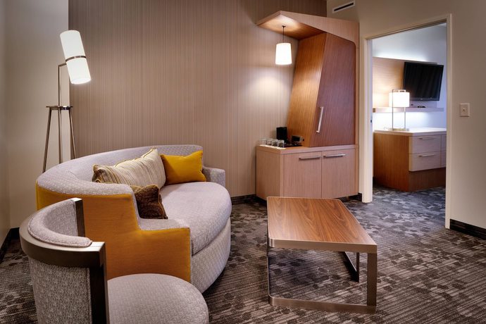 Imagen de los interiores del Hotel Courtyard Lehi at Thanksgiving Point. Foto 5
