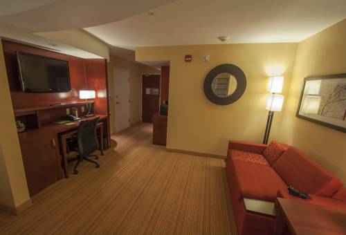 Imagen de la habitación del Hotel Courtyard Lexington Keeneland/airport. Foto 4