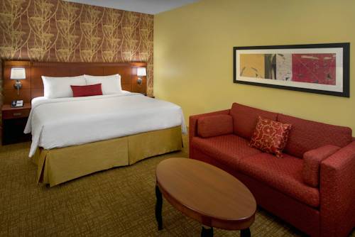 Imagen de la habitación del Hotel Courtyard Lincroft Red Bank. Foto 3