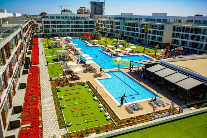 Imagen de los exteriores del Hotel Courtyard Long Beach Holiday Resort. Foto 5